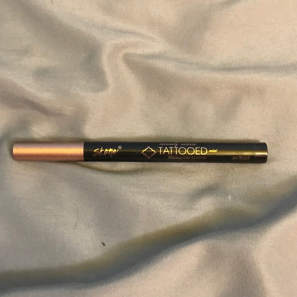 Skone tattooed eyeliner!